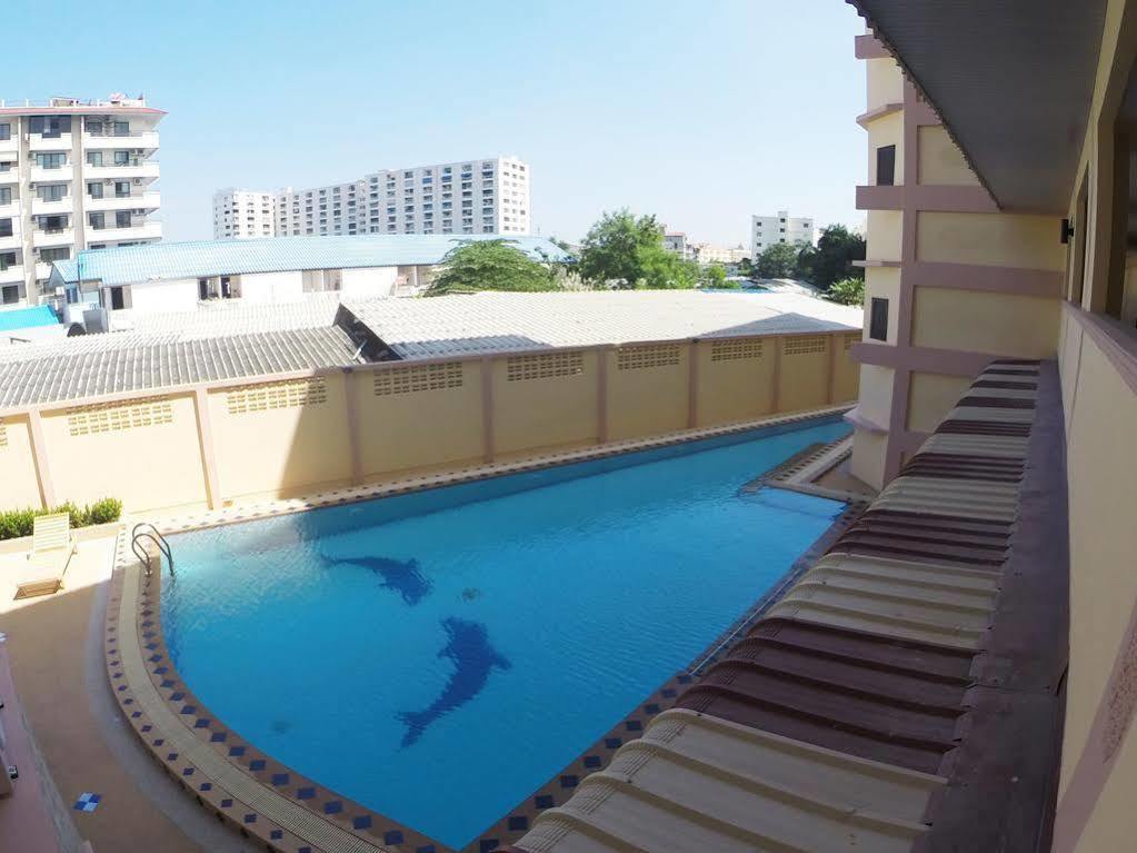 Oyo 523 Aa Pattaya Ville Exteriör bild