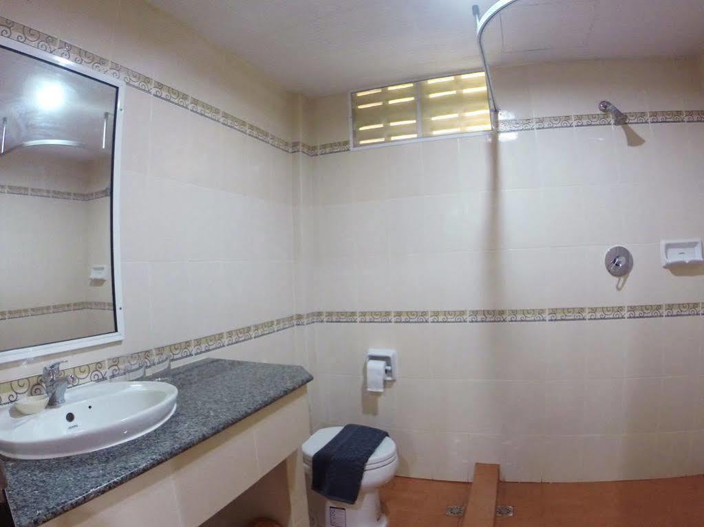 Oyo 523 Aa Pattaya Ville Exteriör bild